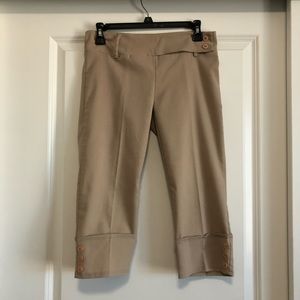 ☀️SALE! NWOT Khaki capris